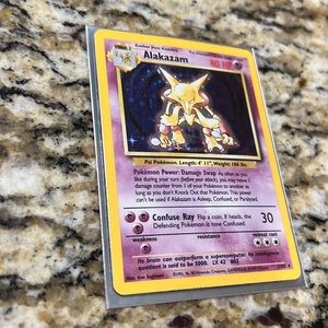 Rare Alakazam Holo Pokémon Card